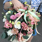 Корзина из эустомы